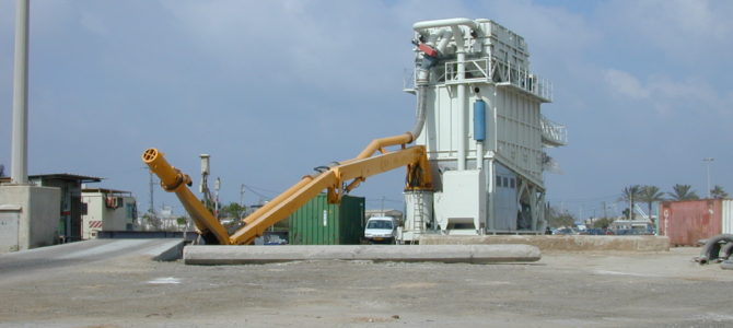Self-Contained 250 T Capacity Mobile Cement Silo
